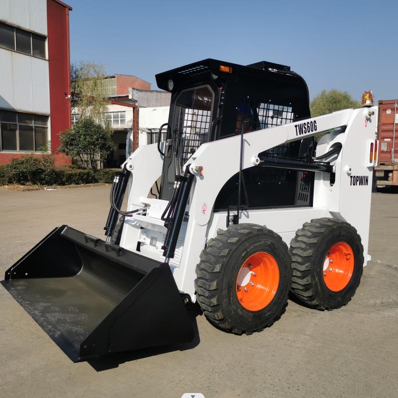 Компактный погрузчик с бортовым поворотом.jpg Compact Skid Steer Loader.jpg